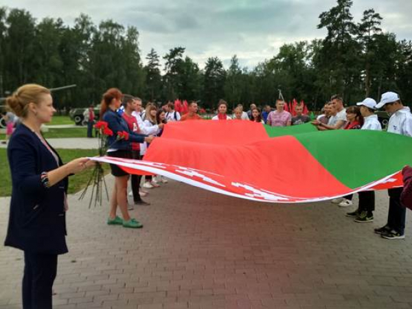 Пуховчане присоединились к областной эстафете «За Беларусь! За мир! За Президента!»