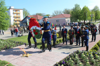 В День Победы в Марьиной Горке возложили цветы в обелиску Славы