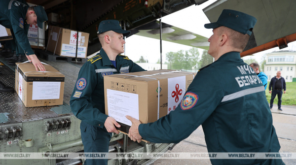 Plane with 300,000 doses of Chinese COVID-19 vaccine lands in Minsk