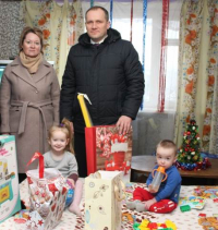 Председатель райисполкома в рамках акции «Наши дети» поздравил семью Шпилевских из Пухович
