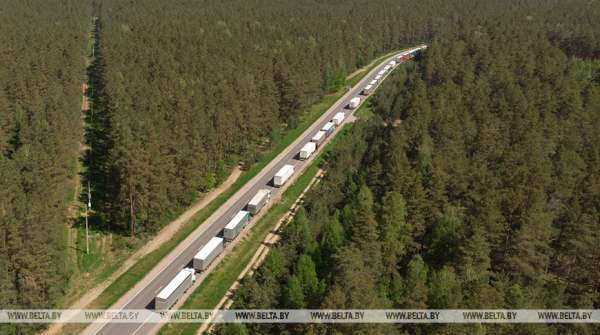 Over 1,200 trucks stranded at Belarus&#039; border with EU