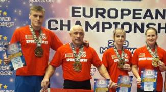 Для почитателей гиревого спорта минувший год завершился чемпионатом Европы, который проходил в Москве в последних числах декабря.