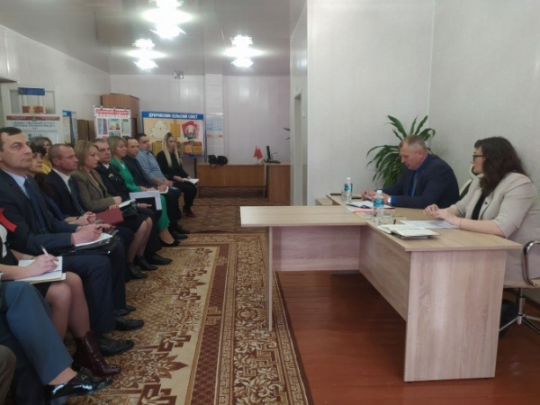 В Дубровском сельисполкоме прошло выездное заседание районного исполнительного комитета