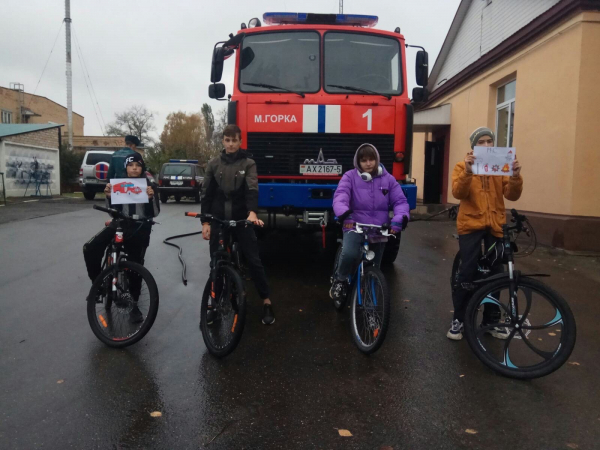 Юные спасатели Пуховичского района совместно с районным комитетом ОО «БРСМ» приняли участие в велопробеге