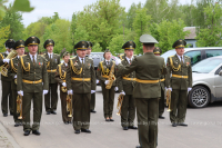 Под звуки военного оркестра в Марьиной Горке поздравляли ветеранов