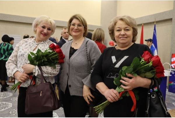 В Марьиной Горке прошел праздник «Слава людям труда», посвященный лучшим работникам народно-хозяйственного комплекса Пуховщины по итогам 2022 года.