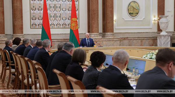 Lukashenko: The new Constitution is not being made to fit the current president and the government