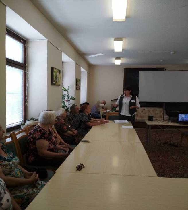 Встреча пожилых граждан с сотрудниками центра банковских услуг № 626 г. Марьина Горка филиала № 500