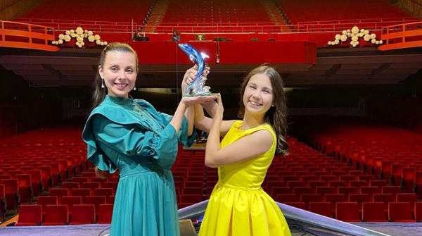 Lukashenko congratulates Ksenia Galetskaya on winning Sanremo Junior contest