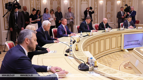 Lukashenko suggests setting up joint companies in Kursk Oblast