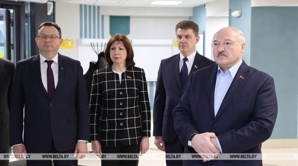 Lukashenko visits Minsk Center of Surgery, Transplantology and Hematology