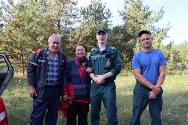 Пуховичские спасатели оказали помощь заблудившимся в лесу (Пуховичский район)