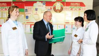 Олег Белоконев посетил детский центр медицинской реабилитации «Пуховичи»