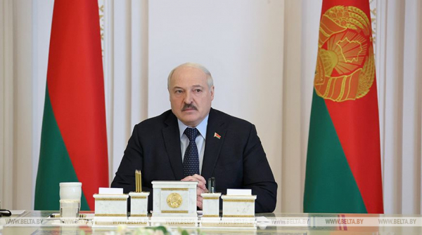 Lukashenko orders to finalize bill on advertising in mass media promptly