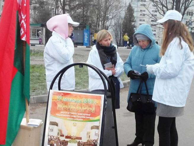 Пикеты в поддержку кандидатов в депутаты проходят в Пуховичском районе