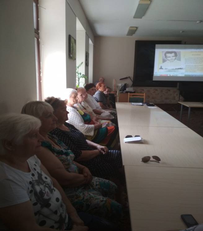 В рамках работы кружка «Литературная гостиная»  для пожилых людей состоялась встреча  на тему: «Поэт – Василий Кубенев»