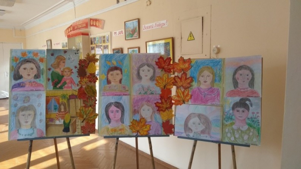 выставка детских рисунков «Портрет мамы» и  мастер-класс «Сувенир для мамы», посвященные Дню Матери