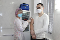 В Марьиногорской ЦРБ началась вакцинация от коронавируса
