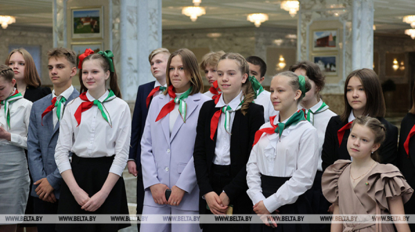 Lukashenko calls for rebuilding pioneer organization, BRSM Youth Union