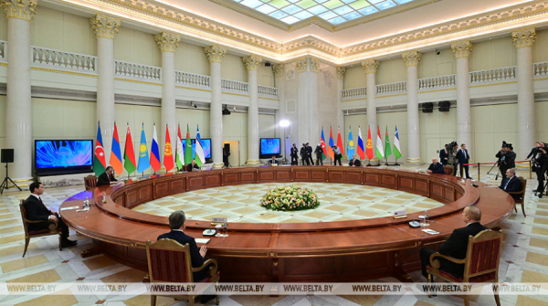 Lukashenko attends CIS informal meeting in St. Petersburg