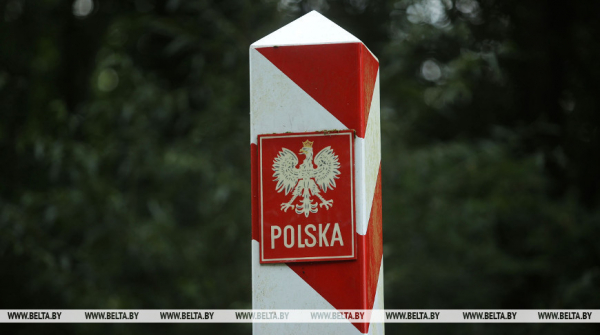 Лукашенко: Польша устроила конфликт на границе с Беларусью