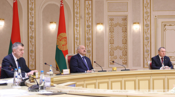 Lukashenko: Belarus-Saint Petersburg economic cooperation recovering well
