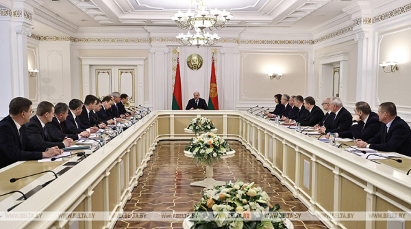 &quot;Ответственность - ключевой аспект&quot; - Лукашенко озвучил требования к перераспределению полномочий