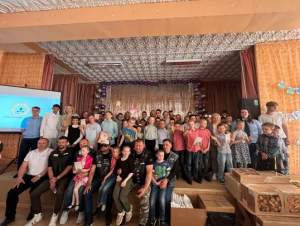 Работники прокуратуры Пуховичского района приняли участие в благотворительной акции, посвященной Международному дню защиты детей