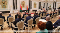 Lukashenko honors outstanding Belarusians with state awards